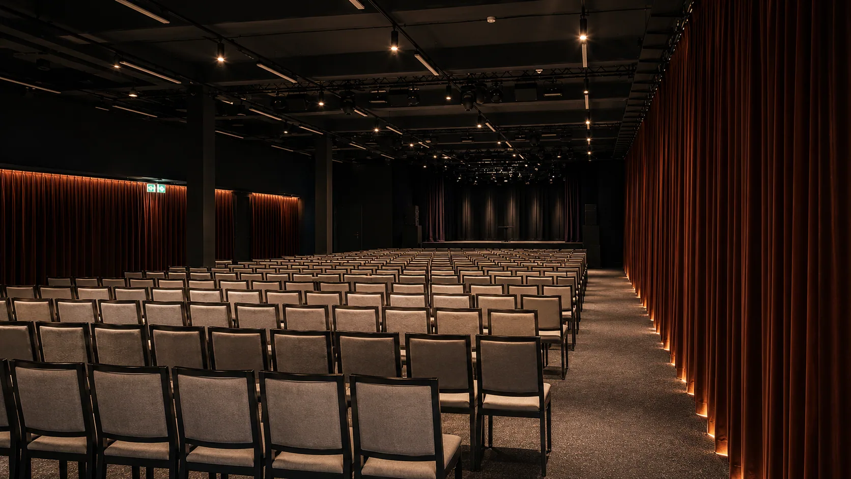 Saal mit Reihenbestuhlung — Tagung in der Anna Spree Berlin